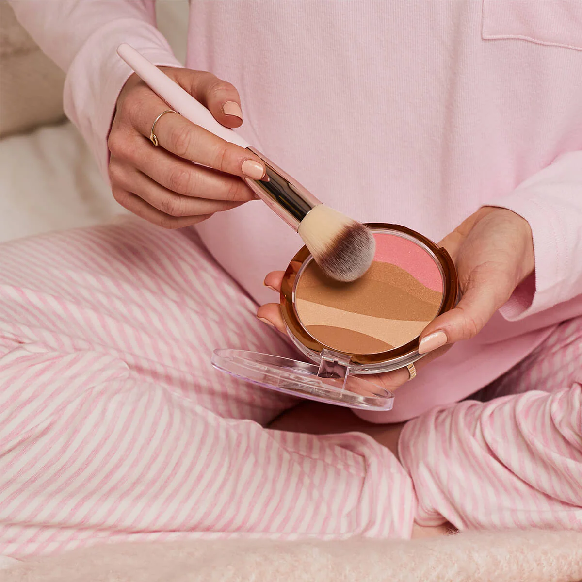 Poudre bronzante radieuse Biggy Bronzer - Image 4